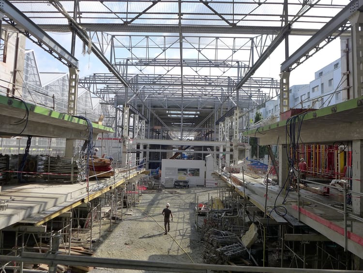 Hériter d'un futur : L'ile de
Nantes et les halles
Alstom